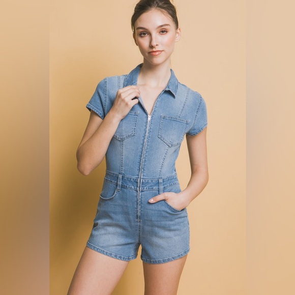 Denim Romper With Front Zip in Light NWT size Small - Picture 2 of 7